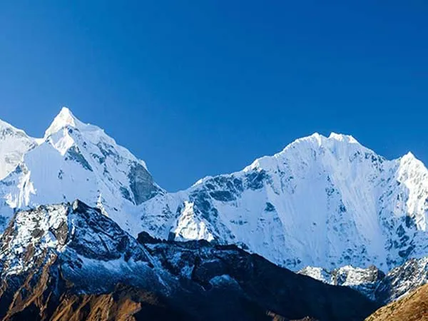 Ama Dablam Spring Climbing Guide