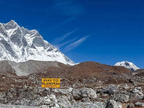 Island Peak Expedition in Autumn