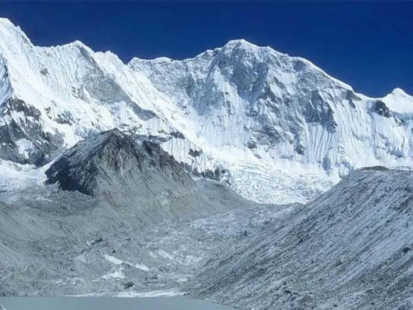Baruntse Climbing Route