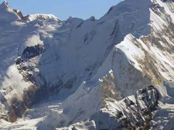 Climbing Himlung in Autumn