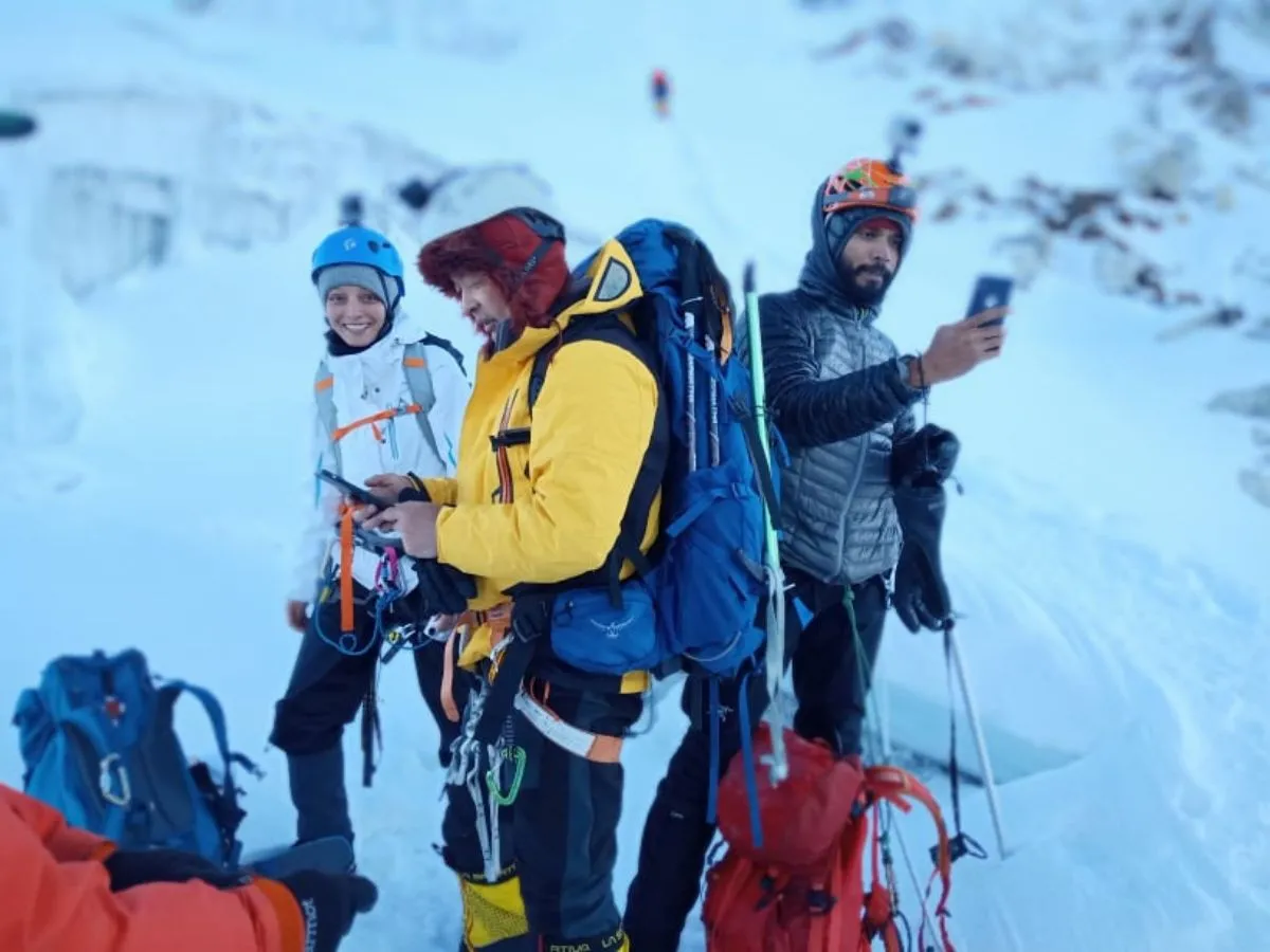 our guest climbing Island Lobuche and KyajoRi with guide