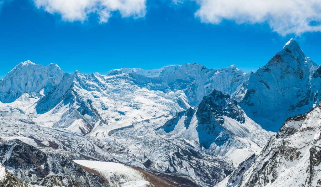 baruntse climbing difficulty importance of guides 