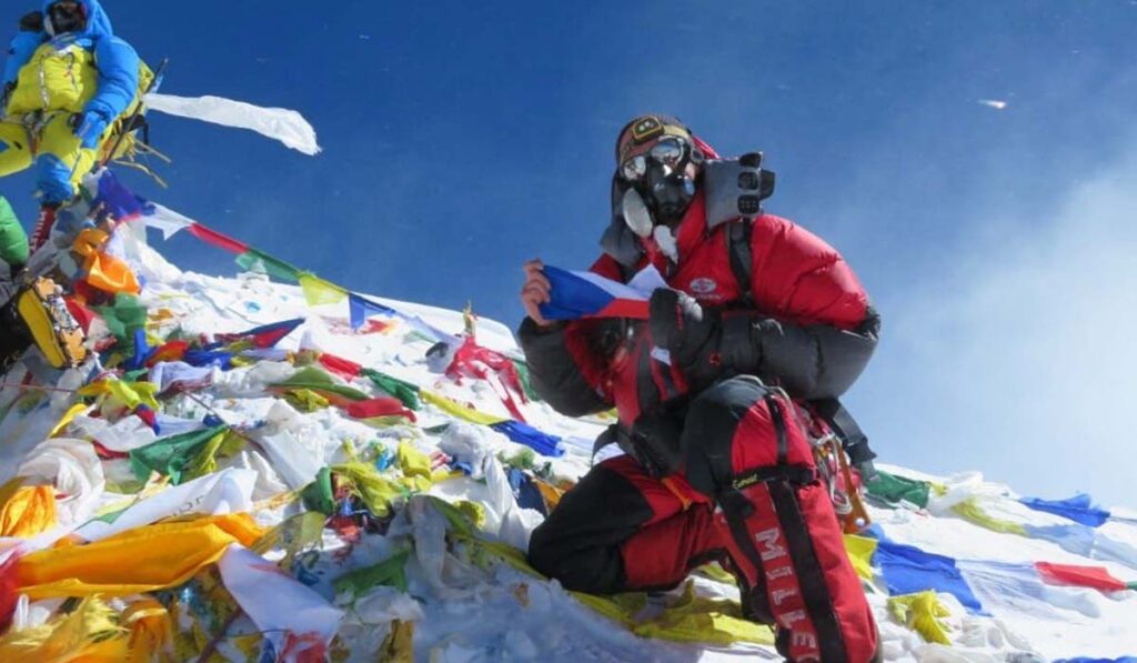 best alternative to mount everest climbing