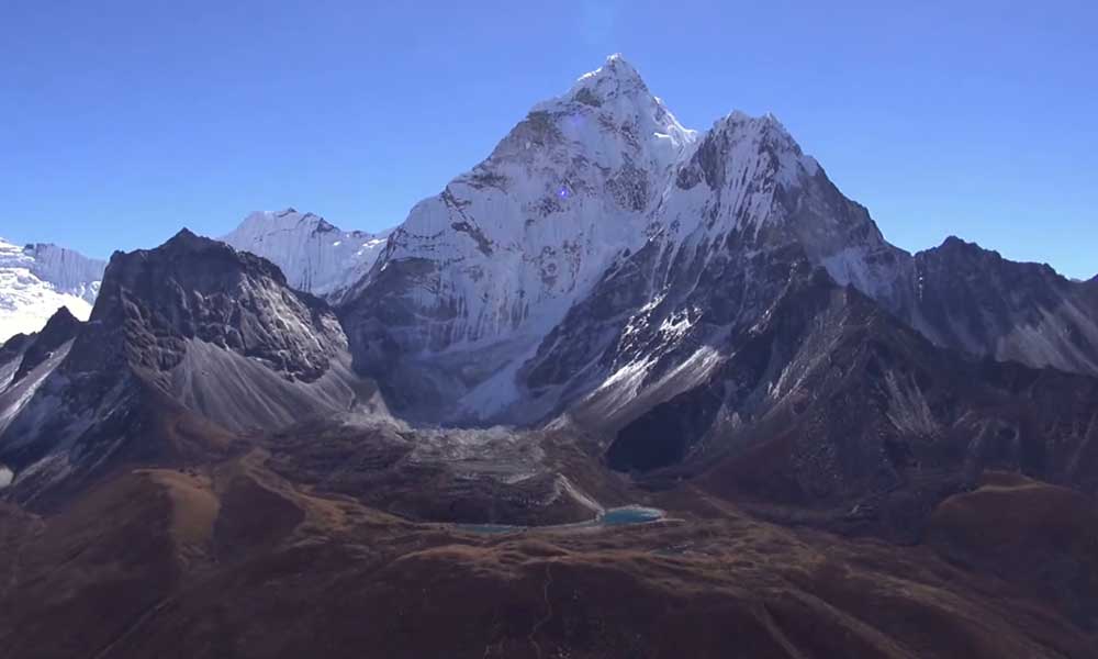 Climbing Everest in autumn month of October