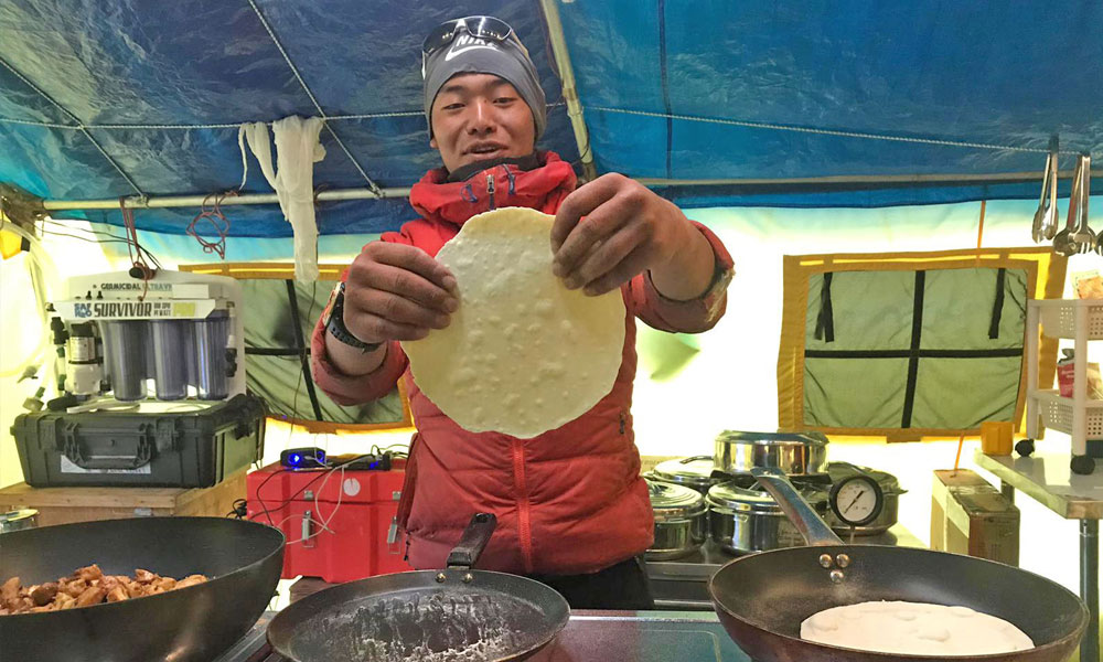 Meals during mount everest expedition