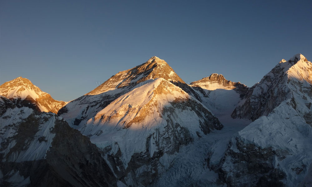 Is Lhotse far from Everest 