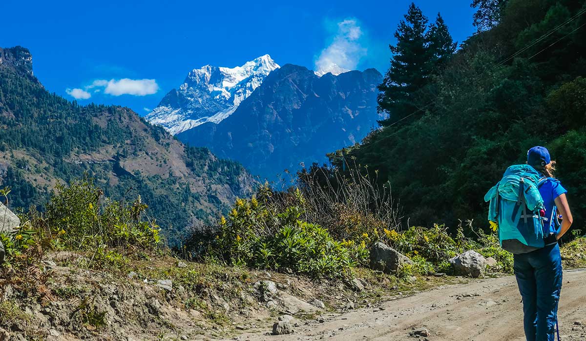 way to manaslu with guest