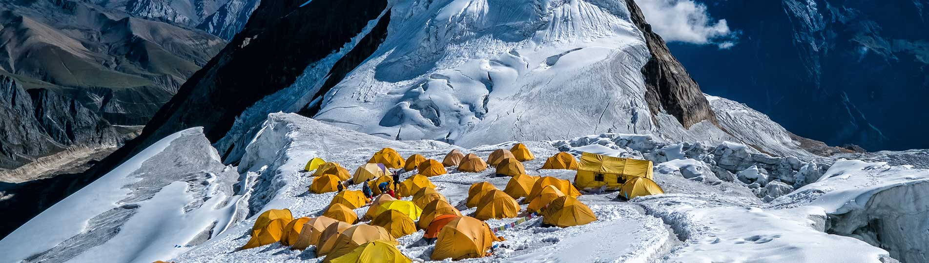 Climbing Manaslu without a guide 