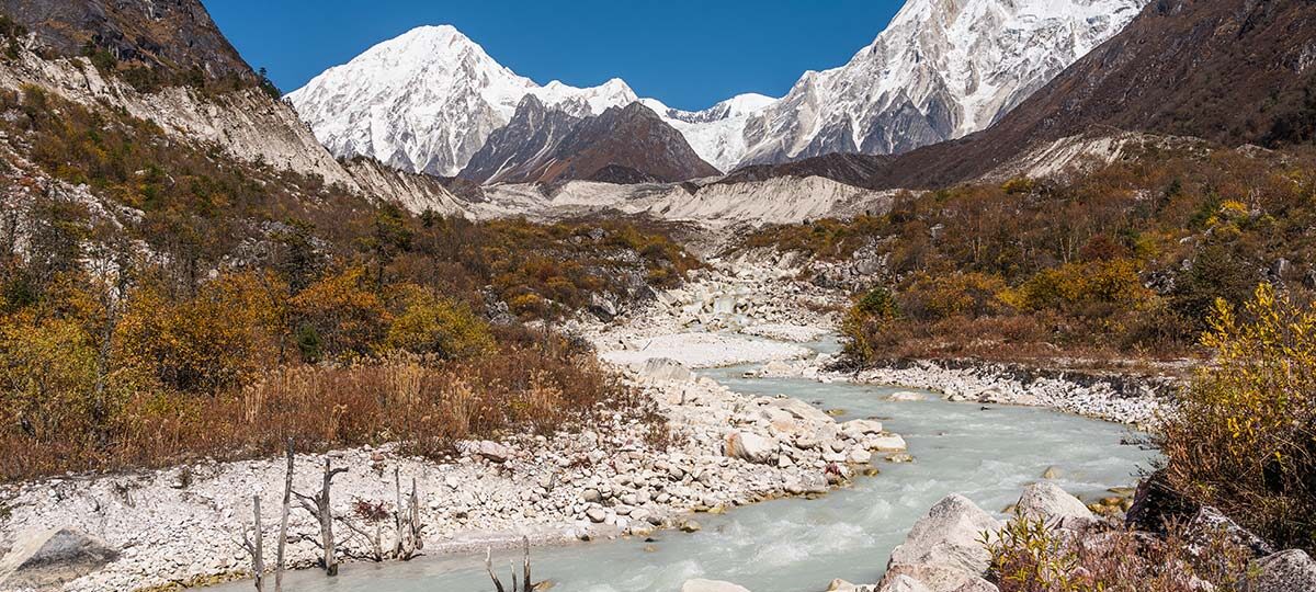 How many people have climbed Manaslu