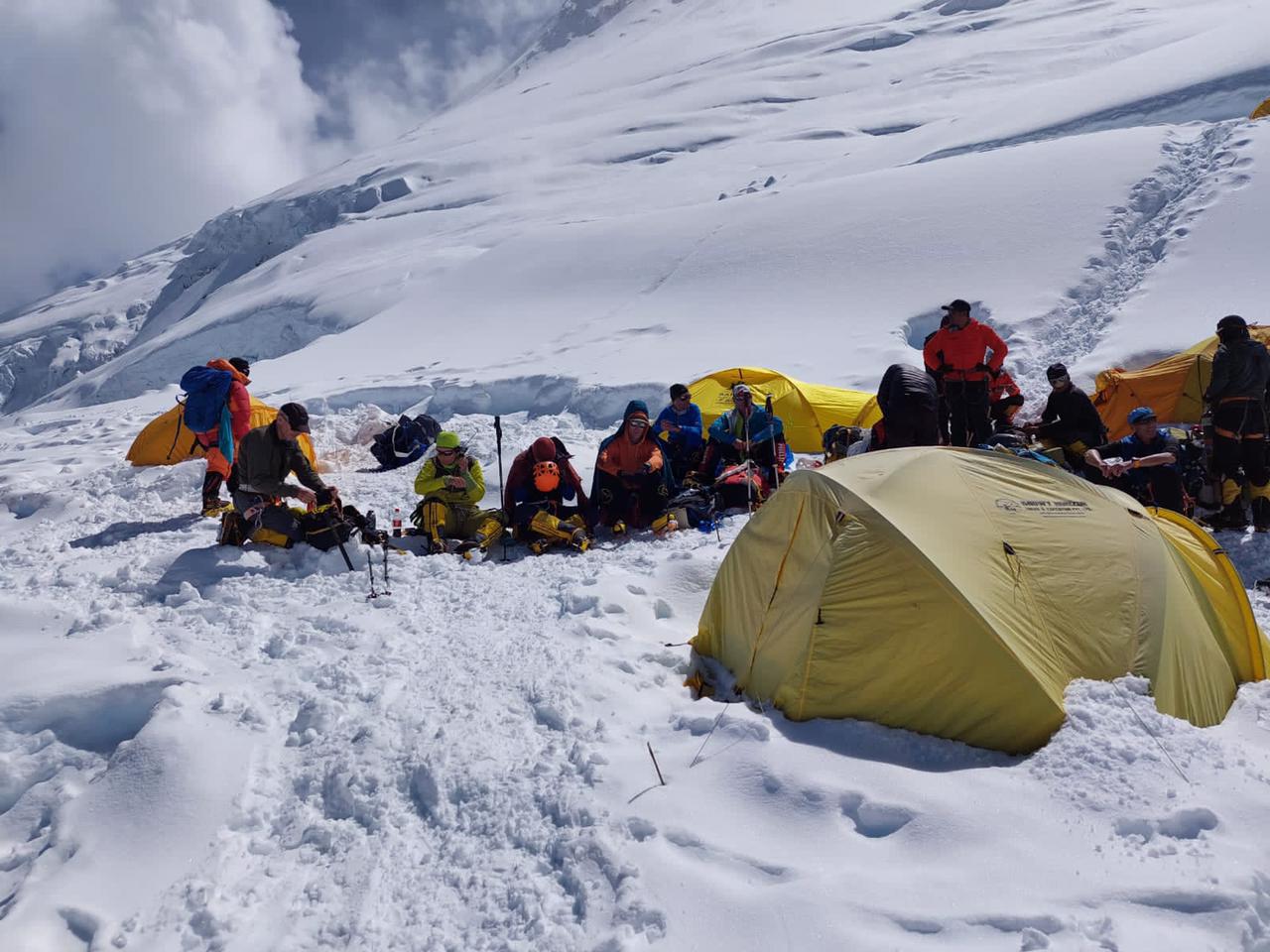 manaslu with the team