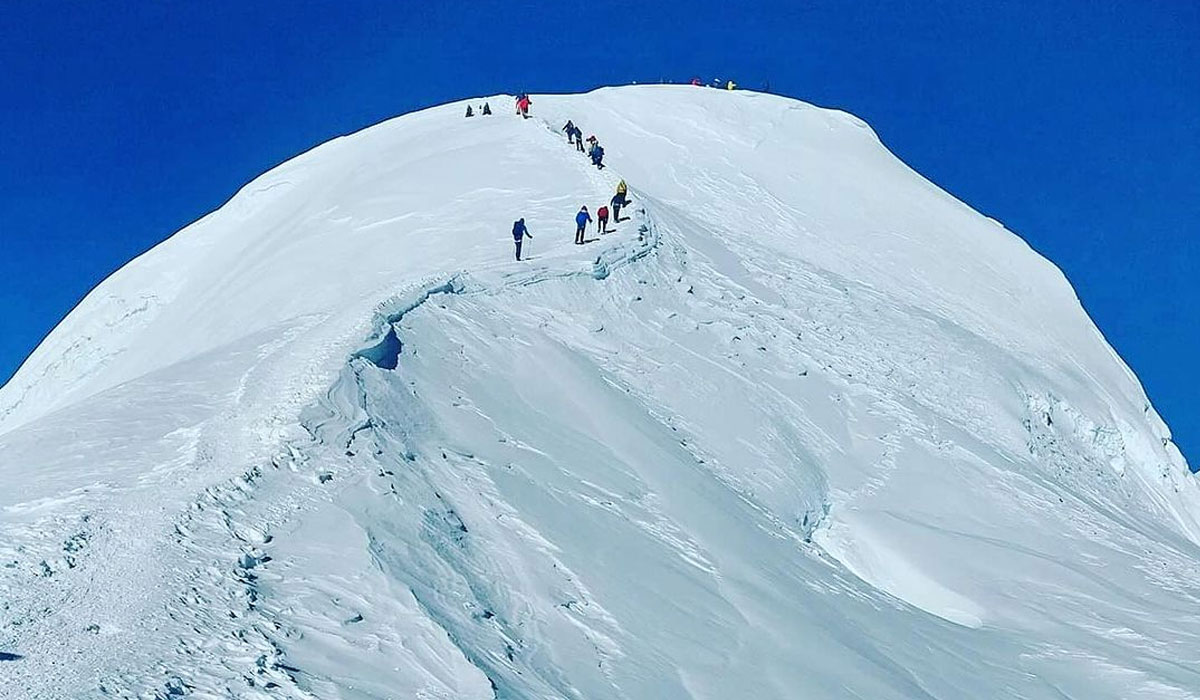 Mera peak in april