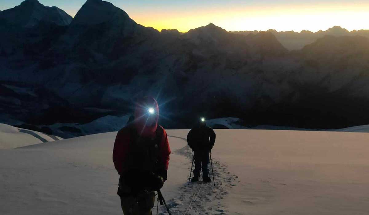 can u see everest from mera peak 