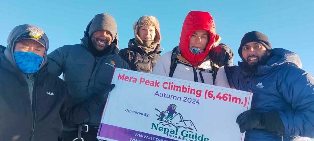 climb mera peak in october 