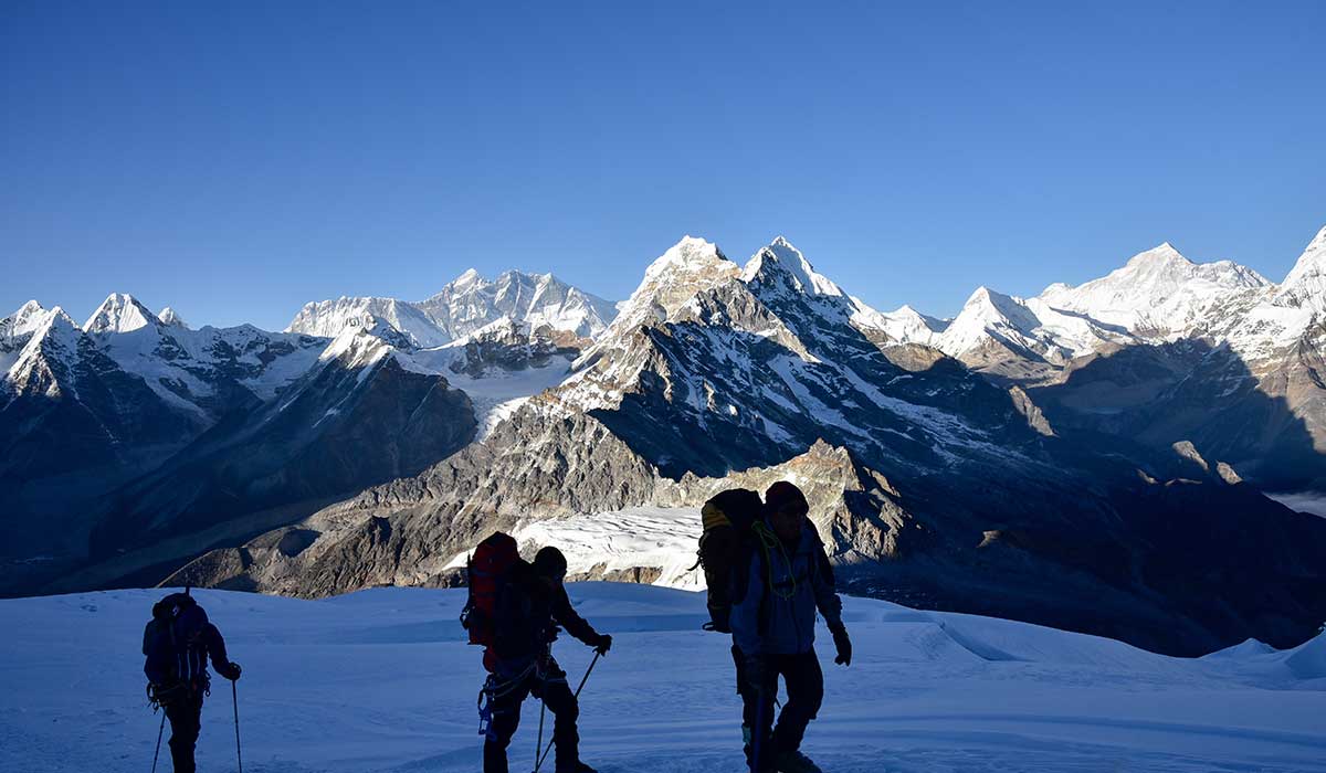 mera peak climbing in 14 days 