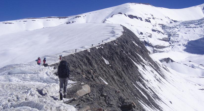 mera peak climbing difficulty 
