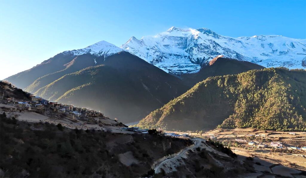 beautiful pisang peak route 