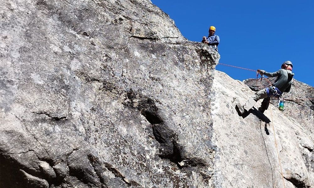 ama dablam climb march 
