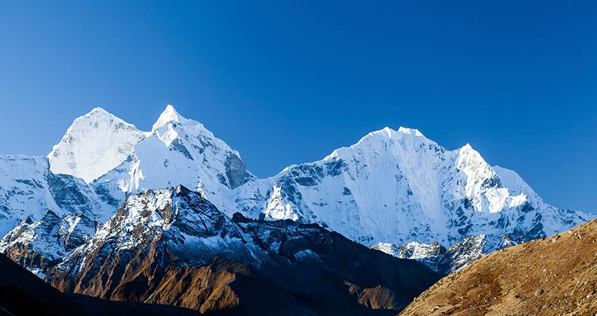 journey to ama dablam peak climbing in spring
