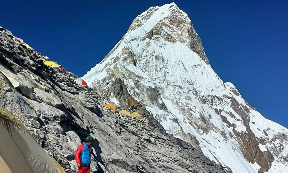 can beginner climb ama dablam 