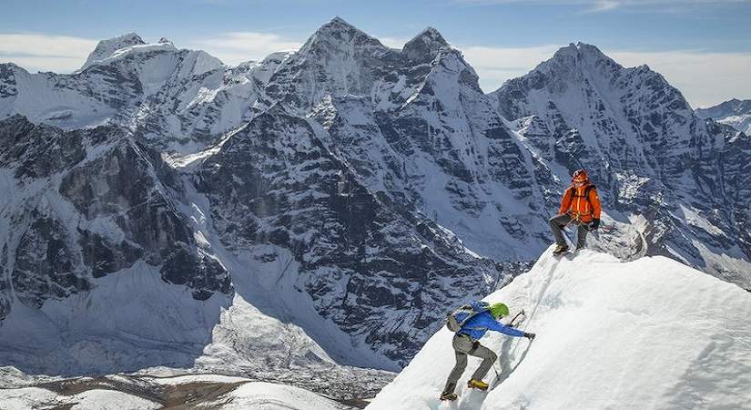 how long does it take to climb mount ama dablam 