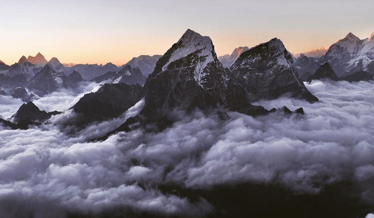 off seasons for mountain expedition in nepal