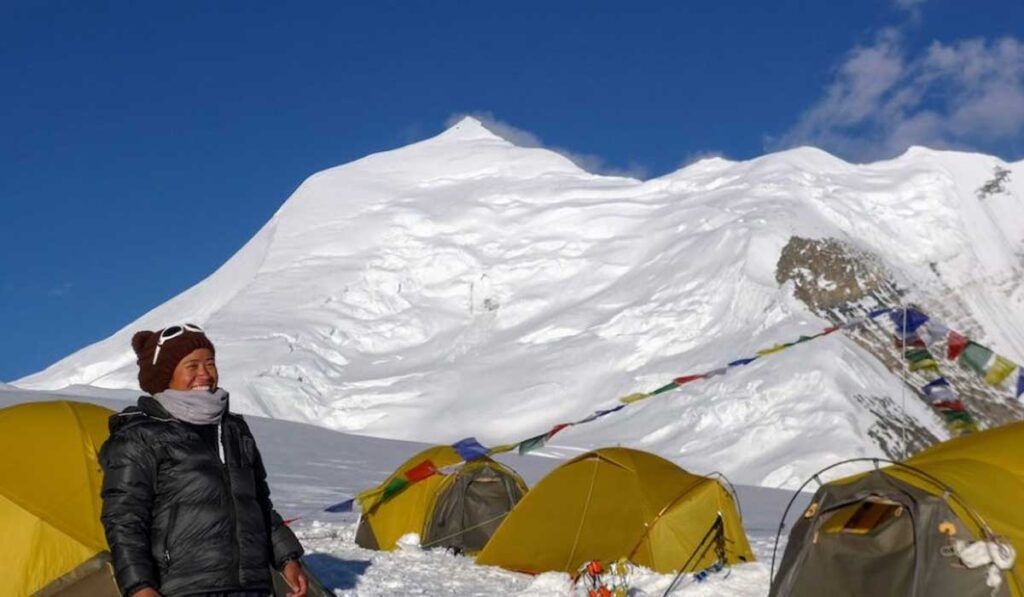 base camp service for himlung himal climbing 