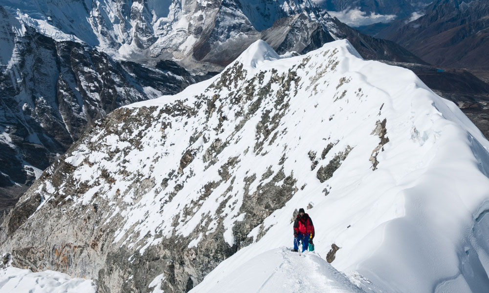 island peak in spring of april