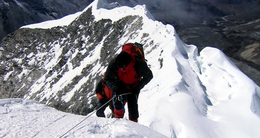 island peak height 