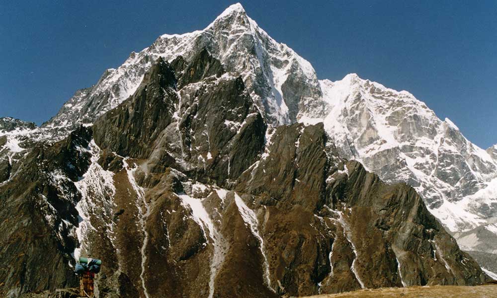 Lobuche east 
