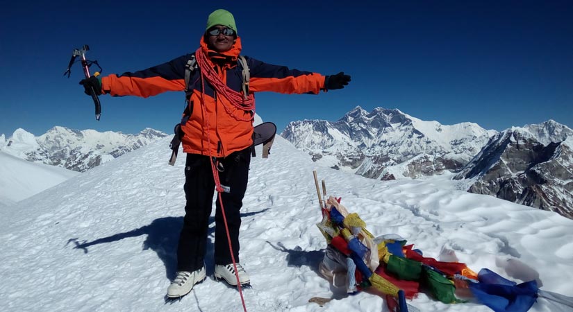 Best time to climb lobuche peak 