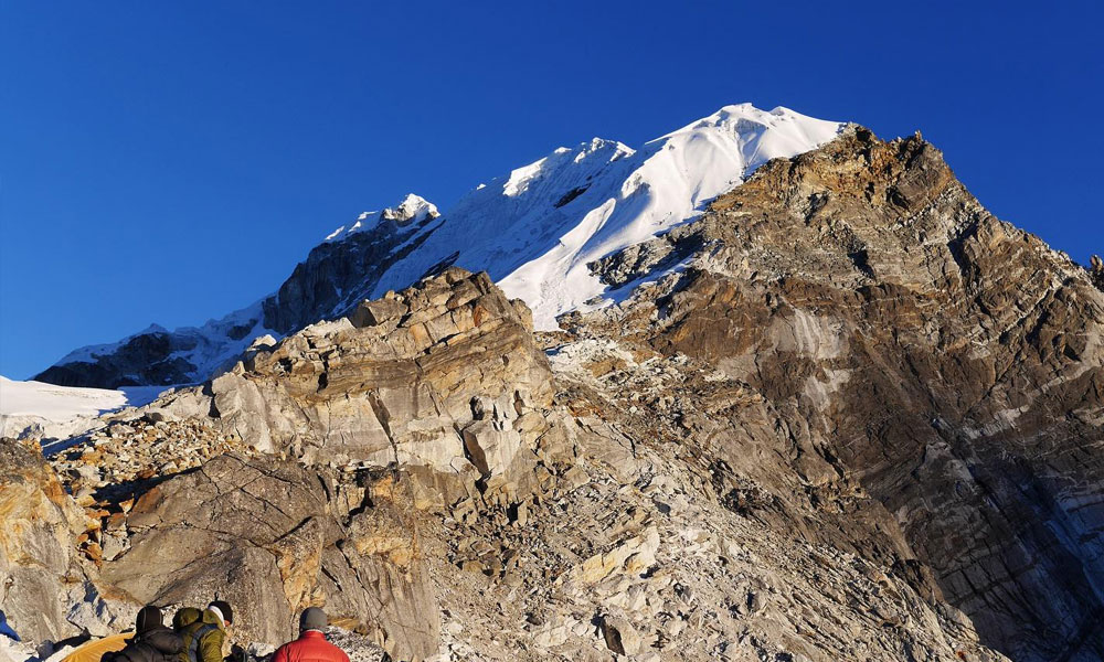 lobuche peak expedition in autumn 