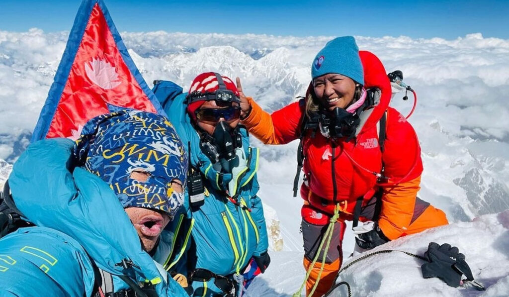 peak climbing in nepal with guides 