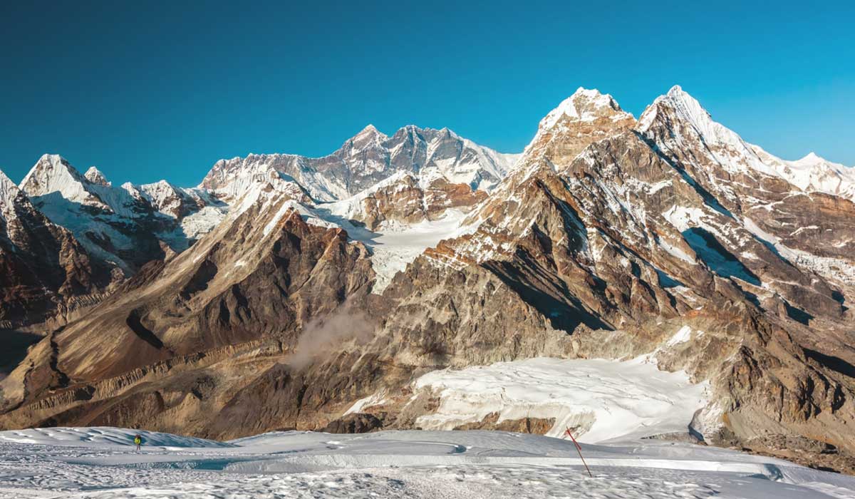 the georgious mountain in nepal
