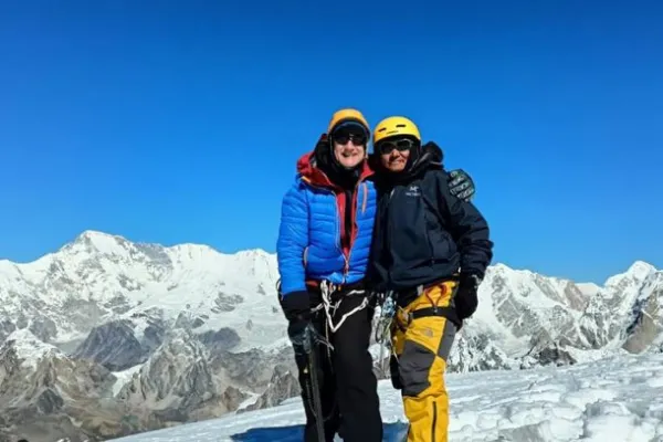 Cholatse Expedition our guest and guide picture