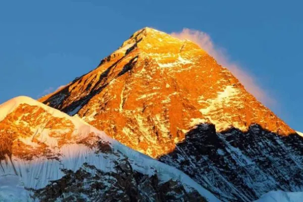 Everest Expedition with the best mount view