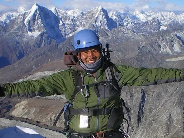 Barunste Expedition Guide Taking Picture