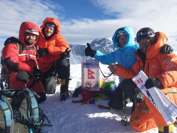 Short Ama Dablam Expedition Banner 