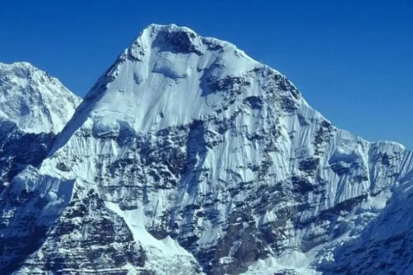 mountain view from Chamlang expedition