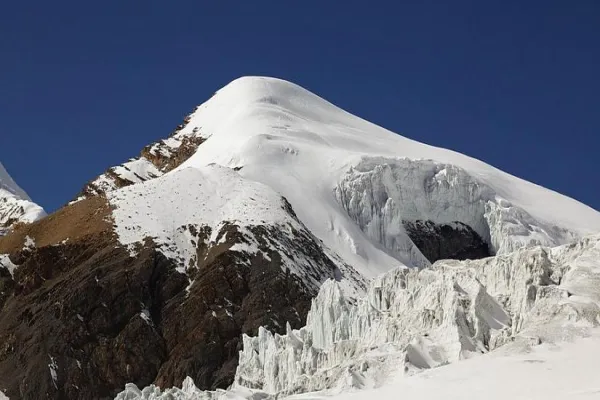 Saribung Peak Climbing