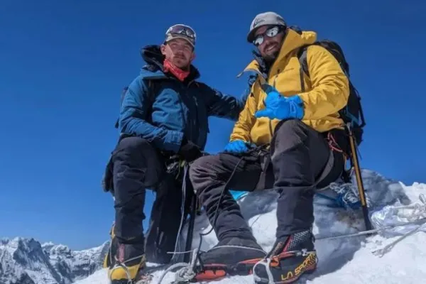 Three Peaks Climbing Island Lobuche & Kyajo Ri